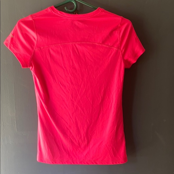 Athleisure tee - Picture 3 of 3